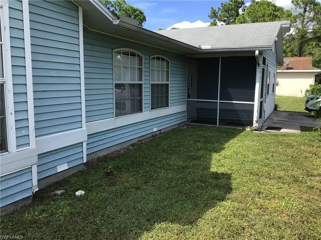 1217 Wells AVE LEHIGH ACRES, FL 33972