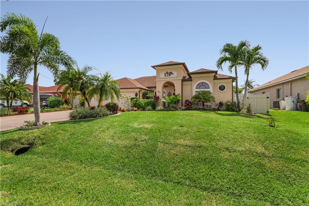301 SW 31st AVE CAPE CORAL, FL 33991