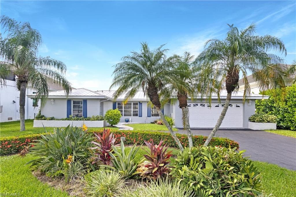 1410 Curlew AVE NAPLES, FL 34102