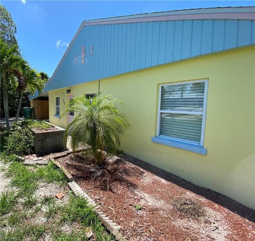 142 2nd ST BONITA SPRINGS, FL 34134