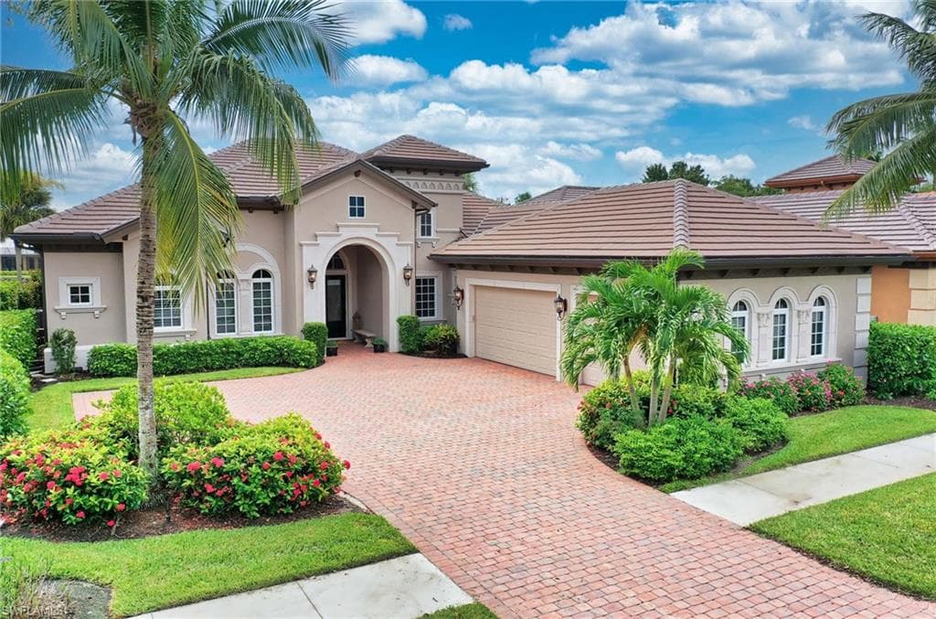 8898 Shenendoah CIR NAPLES, FL 34113