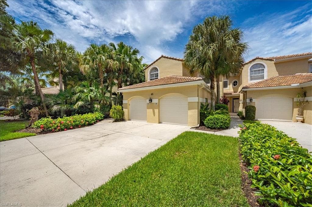 85 Silver Oaks CIR 6101 NAPLES, FL 34119