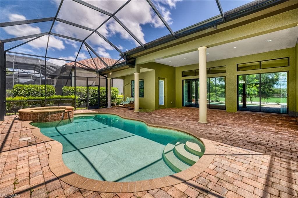 7395 Lantana CIR NAPLES, FL 34119