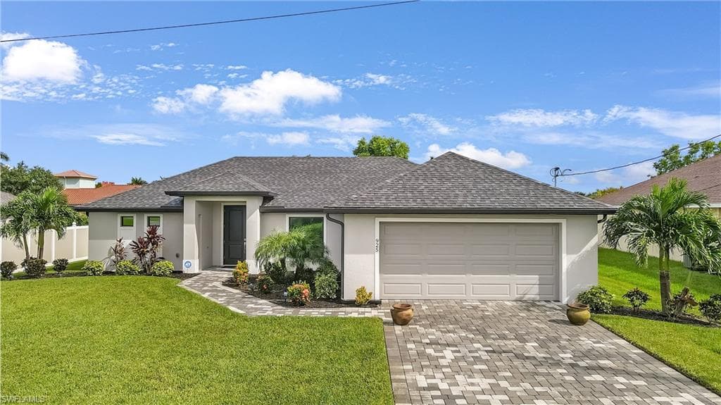925 SW 5th TER CAPE CORAL, FL 33991