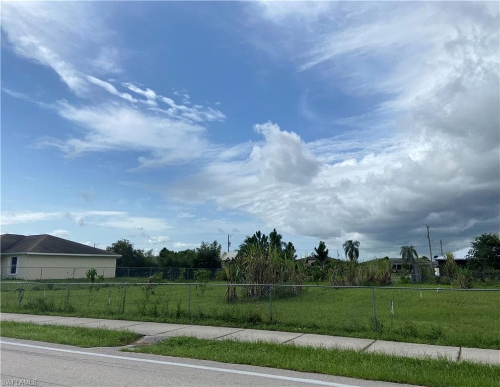 4119 12th ST W LEHIGH ACRES, FL 33971