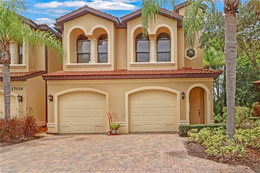 27016 Adriana CIR 202 BONITA SPRINGS, FL 34135