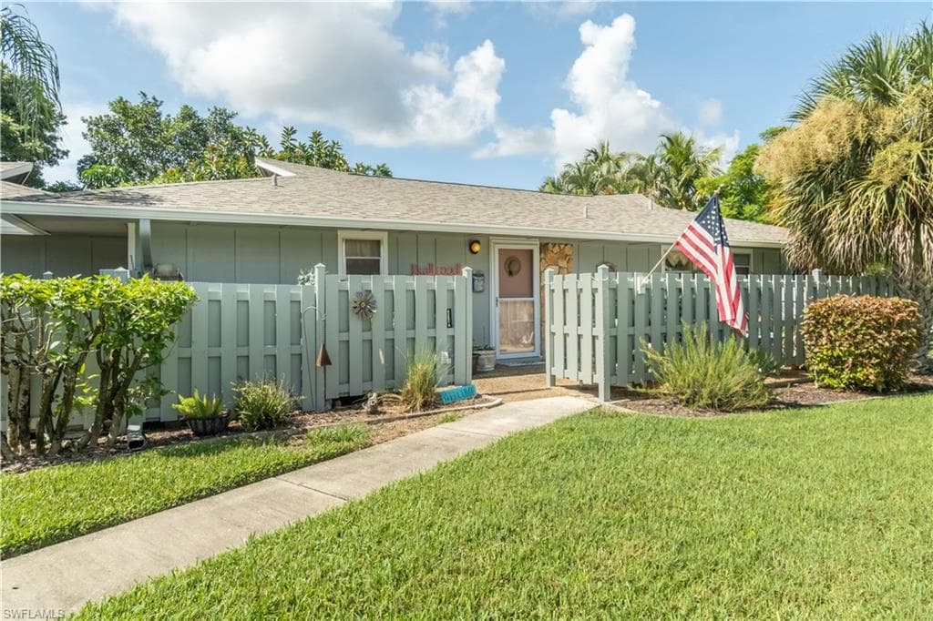 4262 Island CIR 1 FORT MYERS, FL 33919