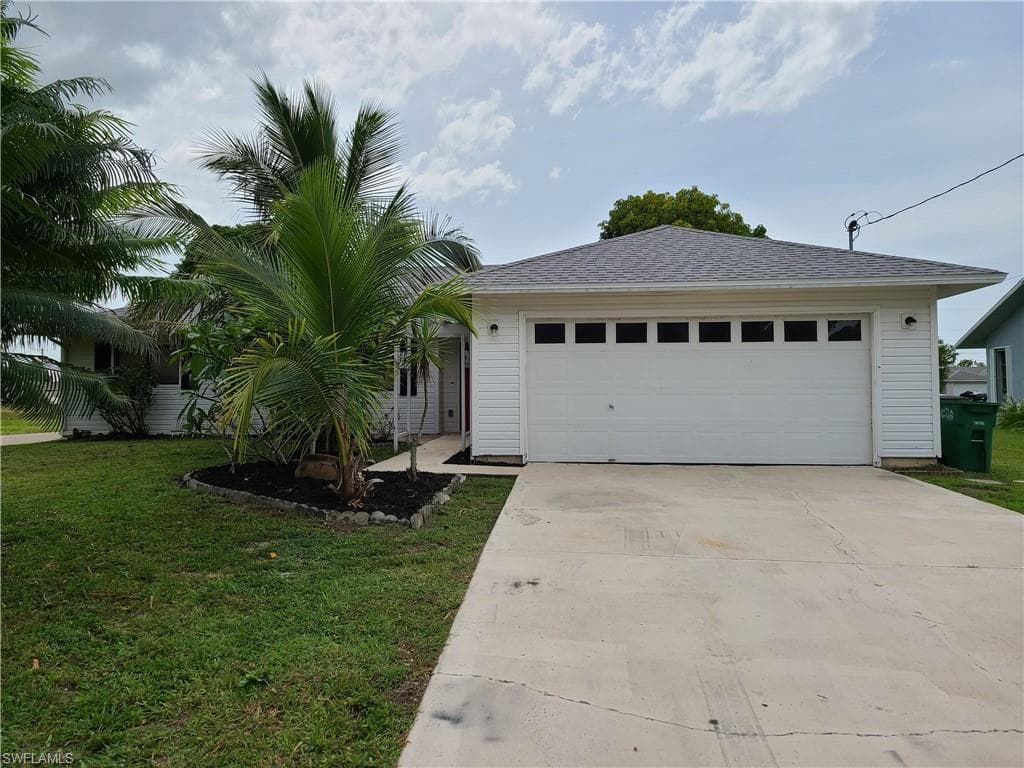 3214 Santa Barbara BLVD N CAPE CORAL, FL 33993