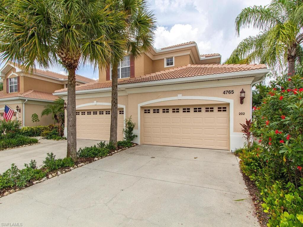 4765 Shinnecock Hills CT 202 NAPLES, FL 34112
