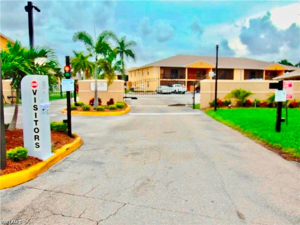 5313 Summerlin RD 1303 FORT MYERS, FL 33919