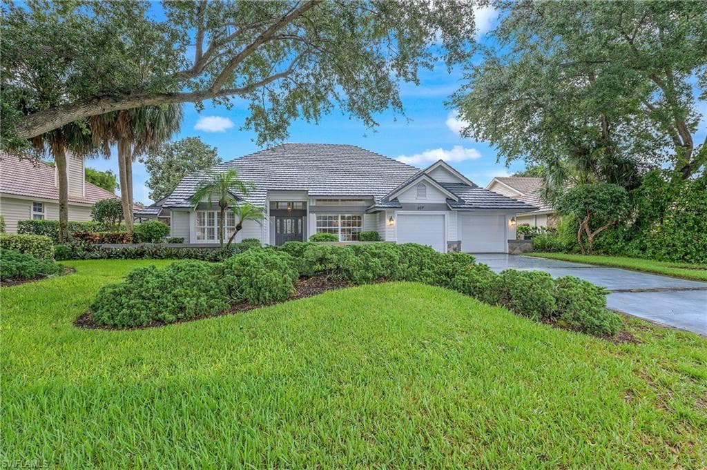 807 Arrowhead LN NAPLES, FL 34108