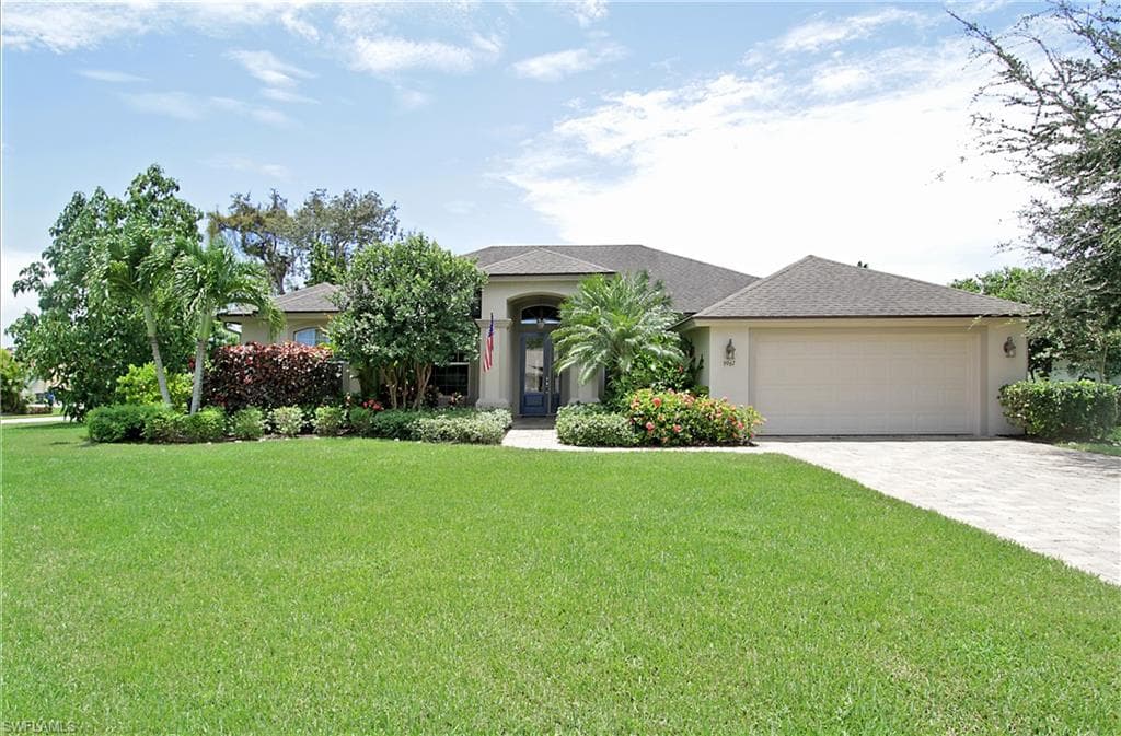 9967 Ortega LN BONITA SPRINGS, FL 34135