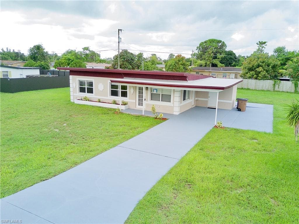 402 Oregon RD W LEHIGH ACRES, FL 33936