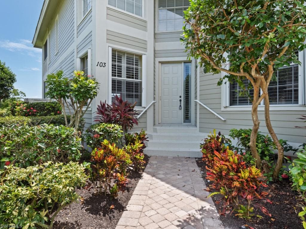 4115 Bayhead DR 103 BONITA SPRINGS, FL 34134