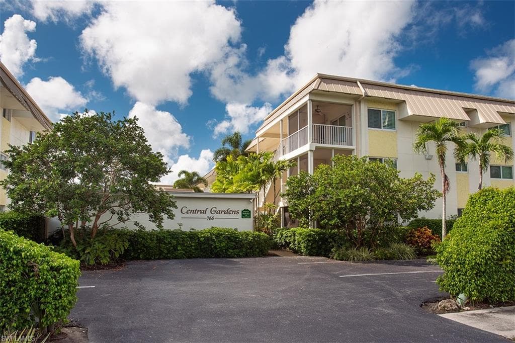 766 Central AVE 211 NAPLES, FL 34102