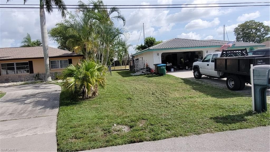 2214 SE 14th TER CAPE CORAL, FL 33990