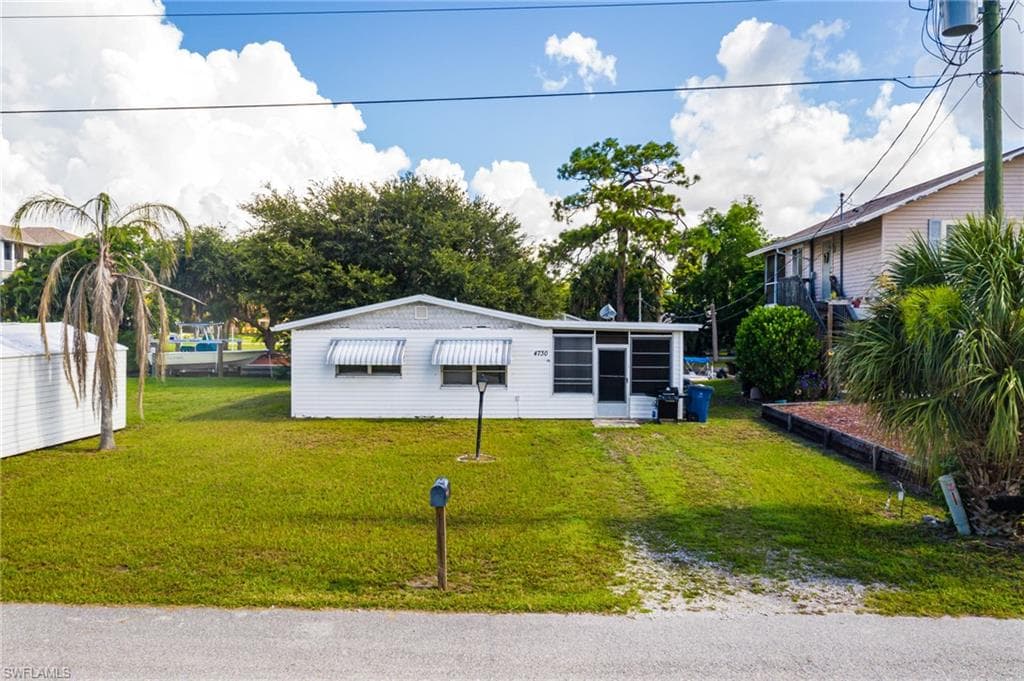 4730 Swordfish ST BONITA SPRINGS, FL 34134