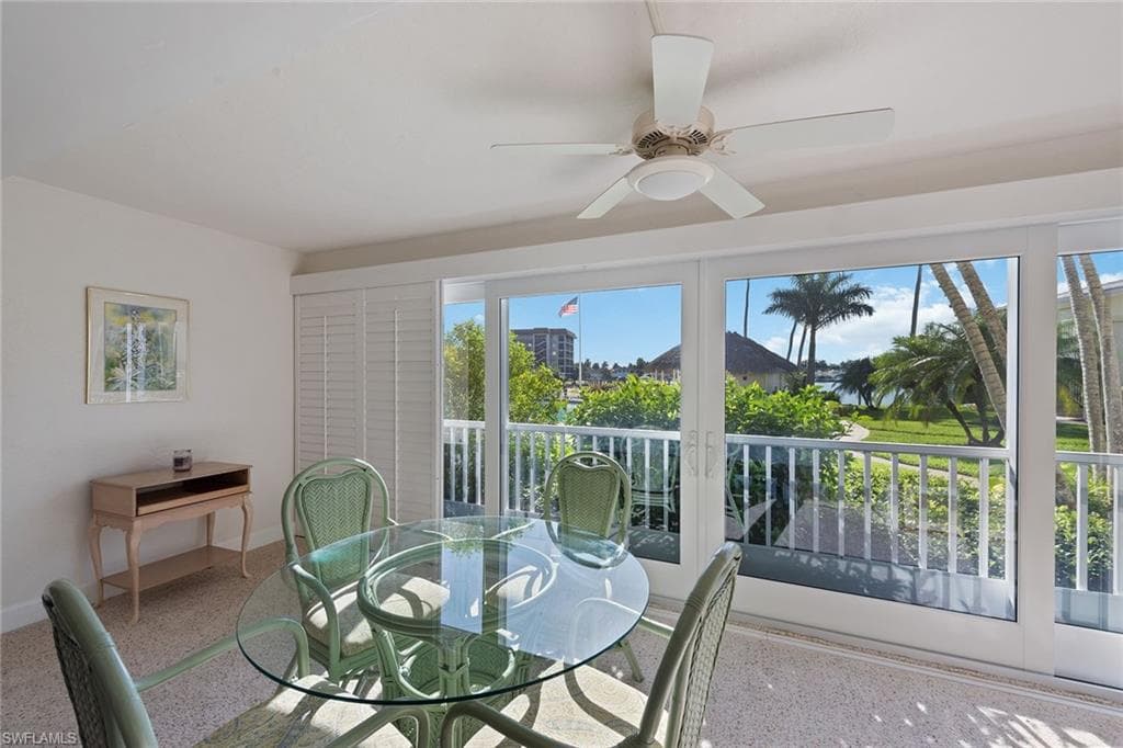 2850 Gulf Shore BLVD N 105 NAPLES, FL 34103