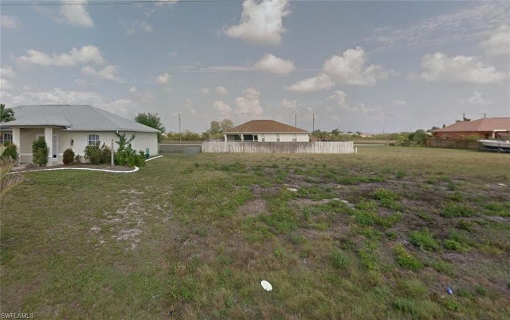 2207 NE 5th AVE CAPE CORAL, FL 33909