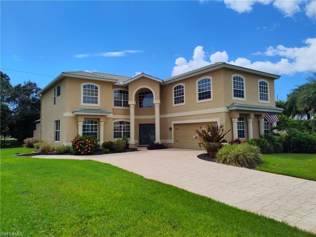 1813 Piccadilly CIR CAPE CORAL, FL 33991