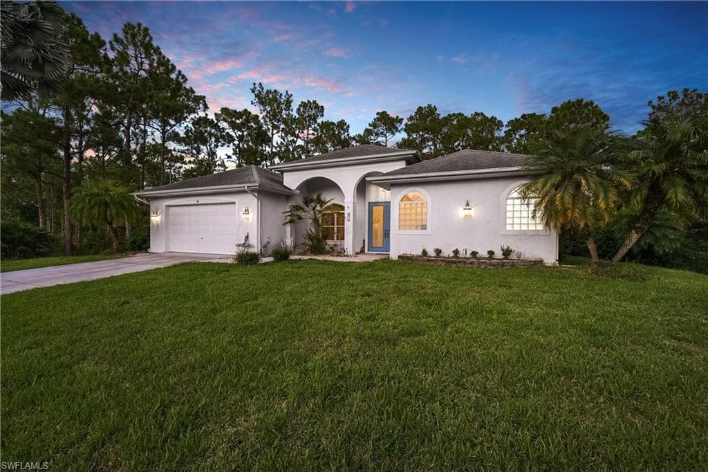 816 Columbus AVE LEHIGH ACRES, FL 33972