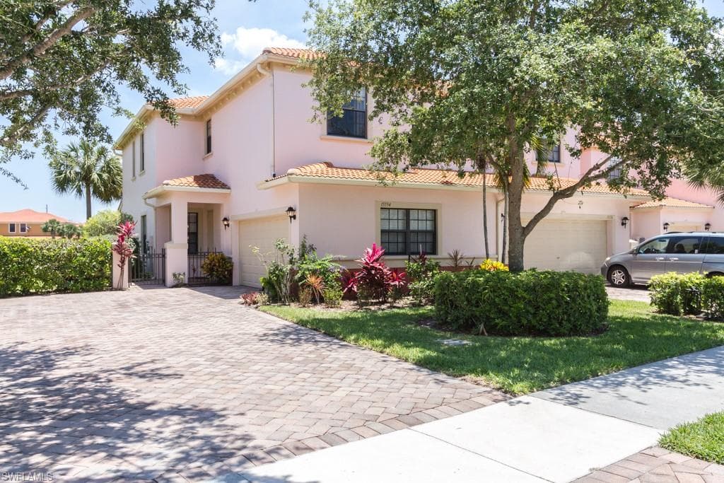 15594 Summit Place CIR 402 NAPLES, FL 34119