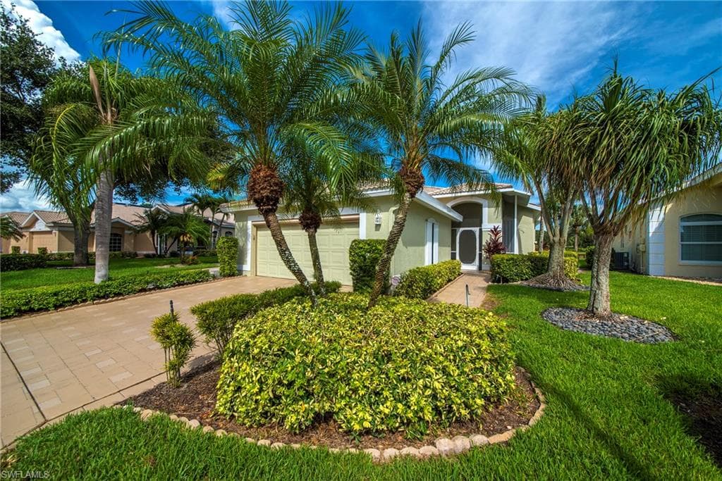 26493 Clarkston DR BONITA SPRINGS, FL 34135