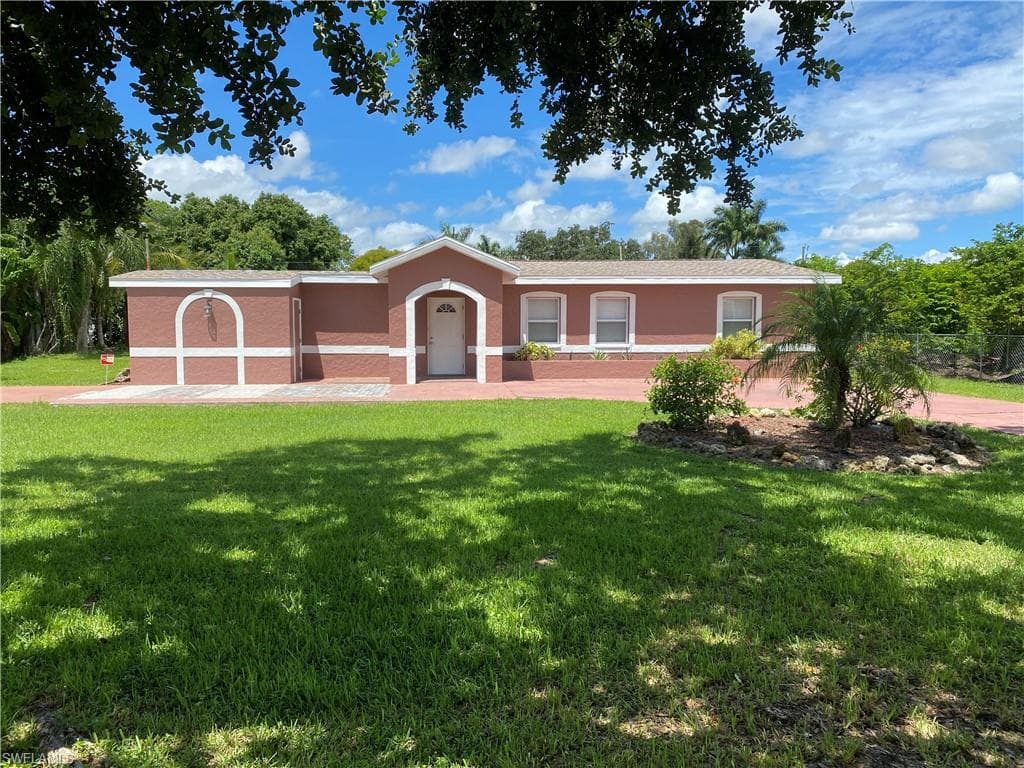 1189 Moody RD NORTH FORT MYERS, FL 33903