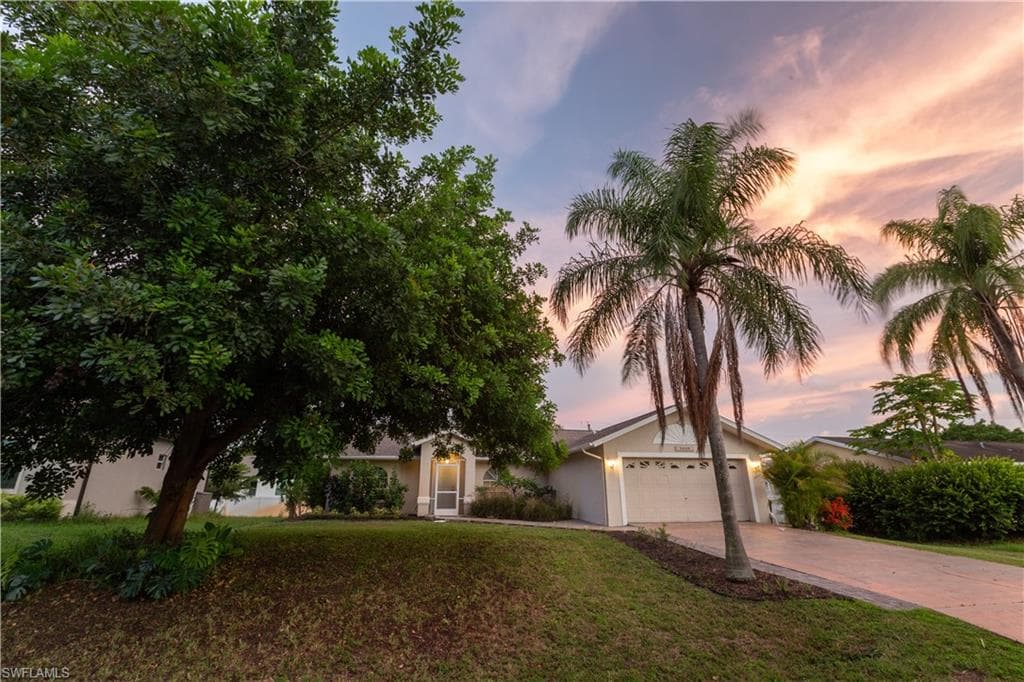 8096 Pelican RD FORT MYERS, FL 33967