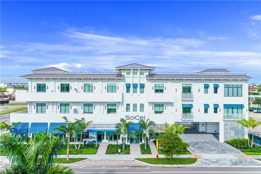 101 8th ST S 305 NAPLES, FL 34102