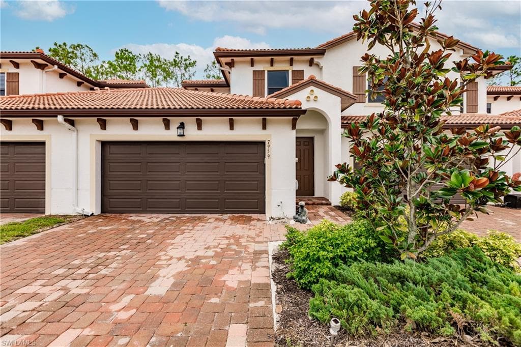 7959 Bristol CIR NAPLES, FL 34120