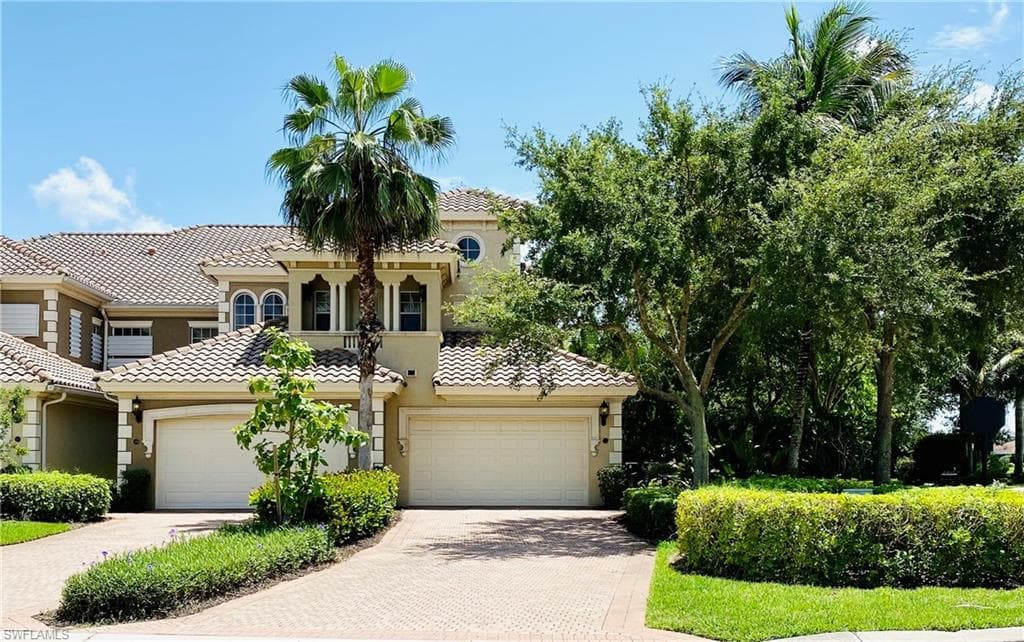 9202 Museo CIR 104 NAPLES, FL 34114