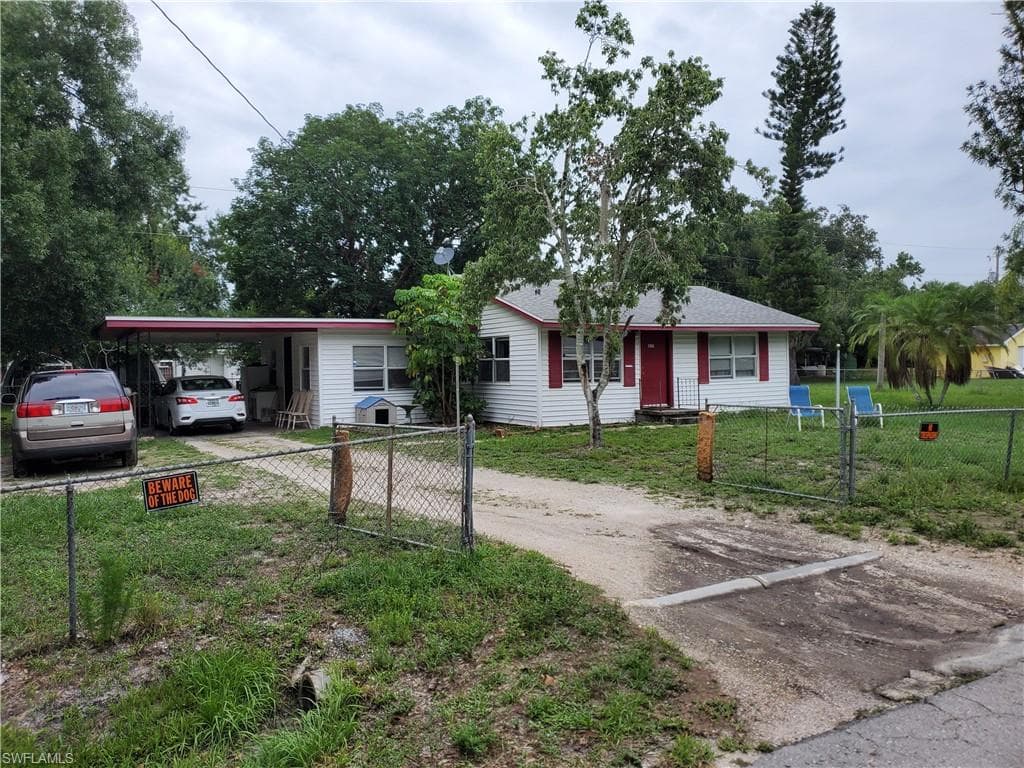 317 Whittier AVE NORTH FORT MYERS, FL 33917