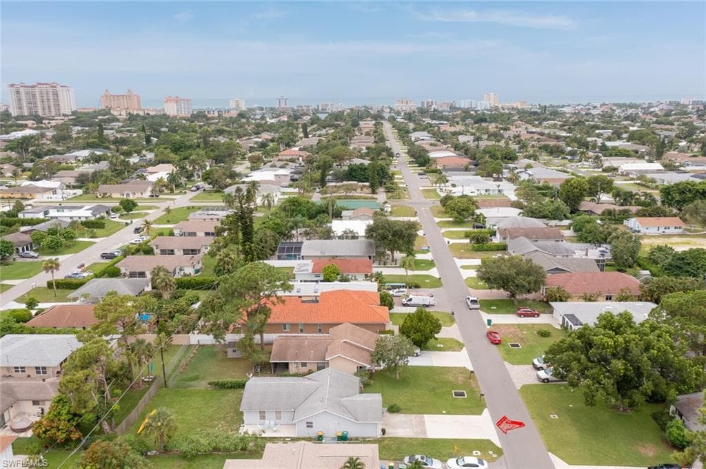 738 95th AVE N NAPLES, FL 34108