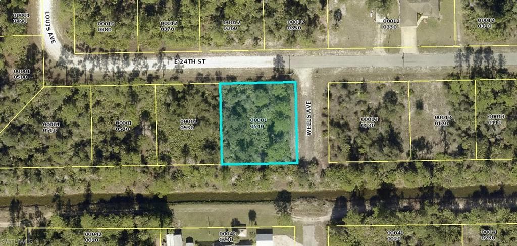 4192 E 24th ST ALVA, FL 33920