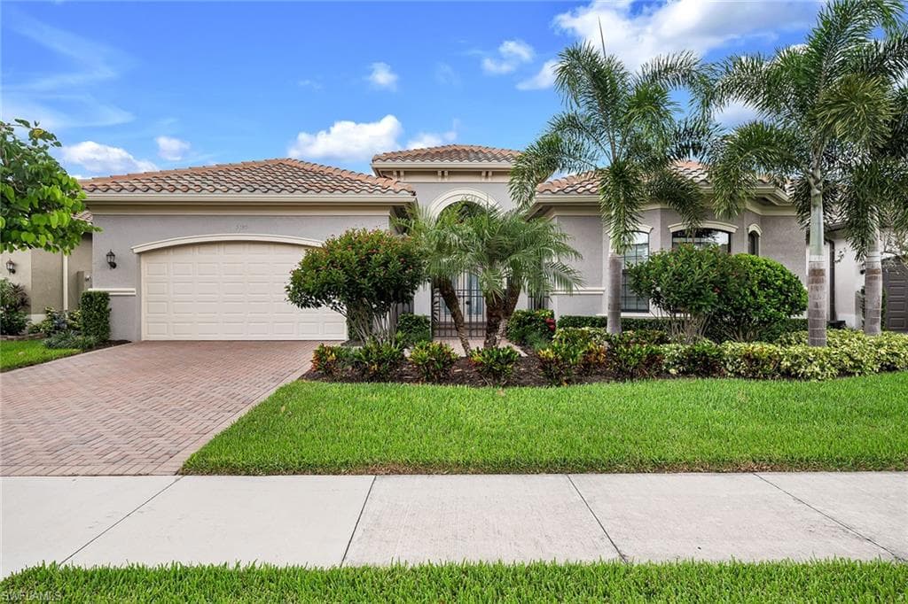 4494 CALDERA CIR NAPLES, FL 34119