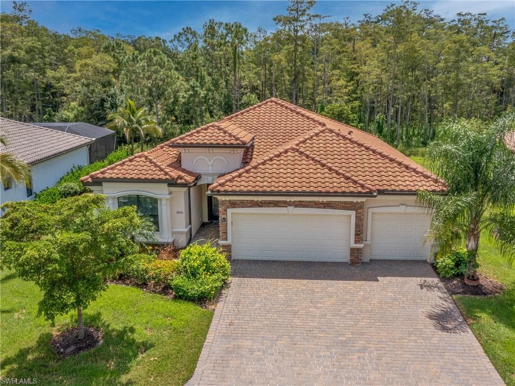 11855 WHITE STONE DR FORT MYERS, FL 33913