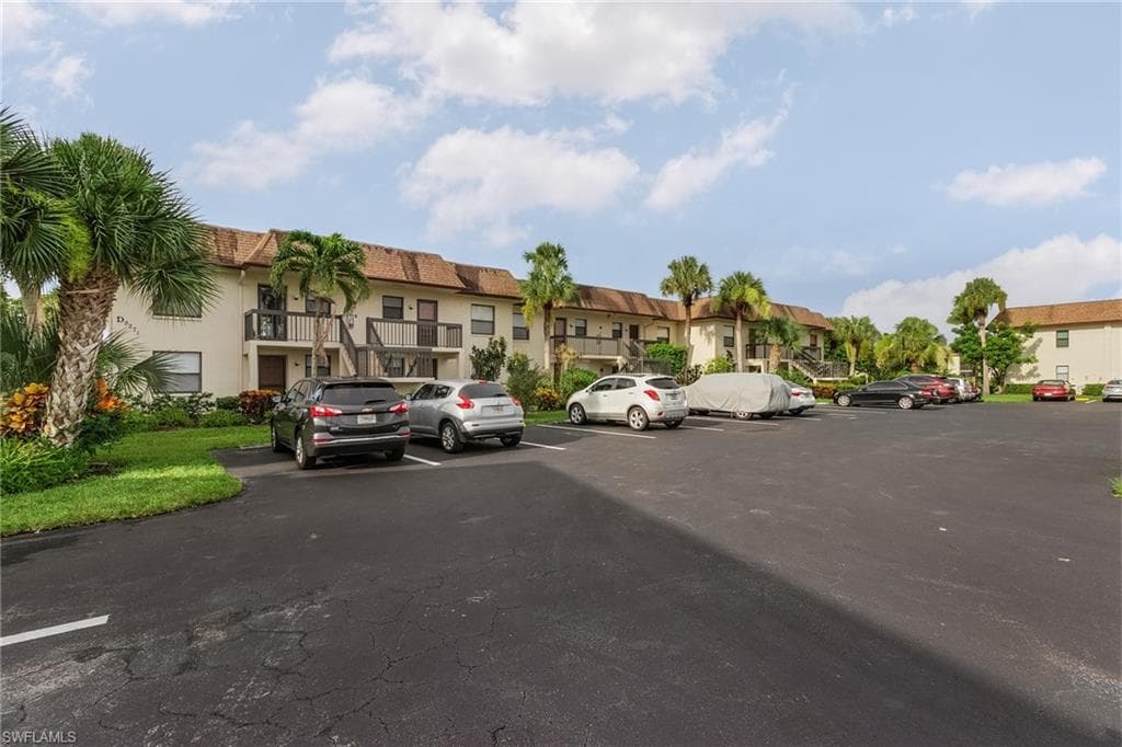 9271 Central Park DR 201 FORT MYERS, FL 33919