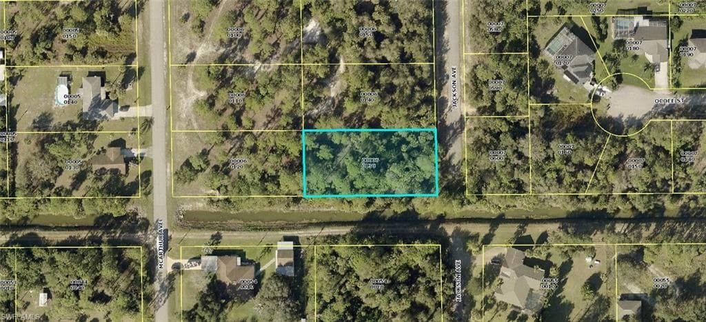 401 Jackson AVE LEHIGH ACRES, FL 33972