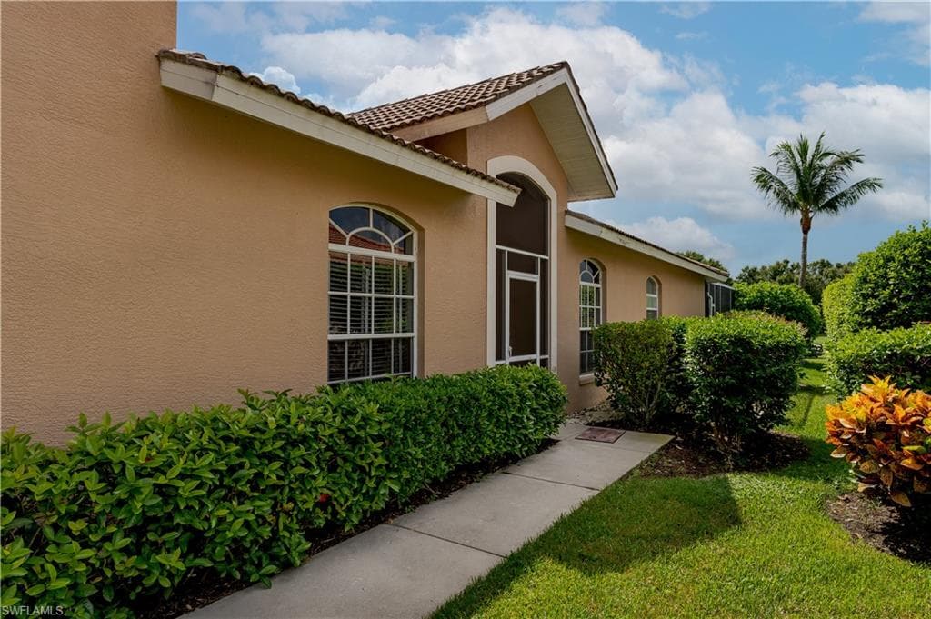 6573 Castlelawn PL 42 NAPLES, FL 34113