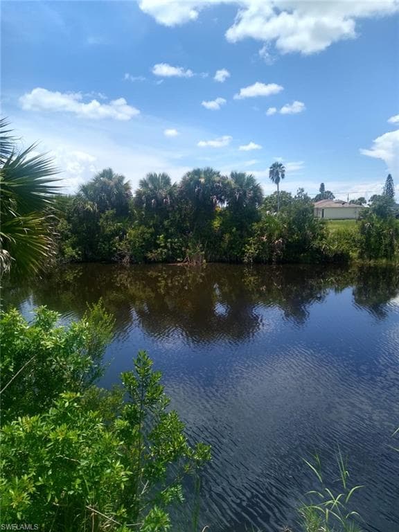 1714 NE 27th TER CAPE CORAL, FL 33909