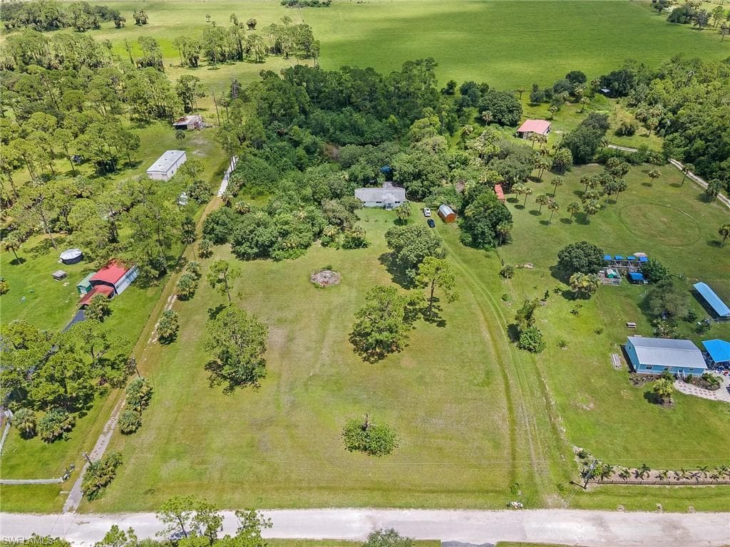 2235 Phillips RD FORT DENAUD, FL 33935