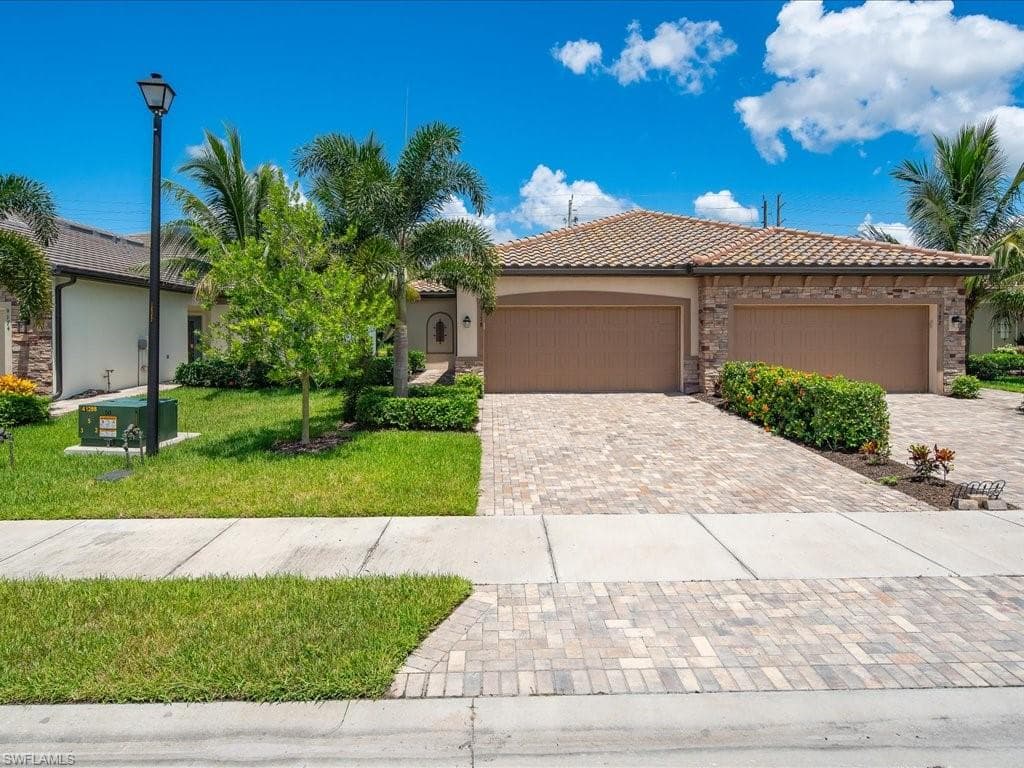 9178 Woodhurst DR NAPLES, FL 34120