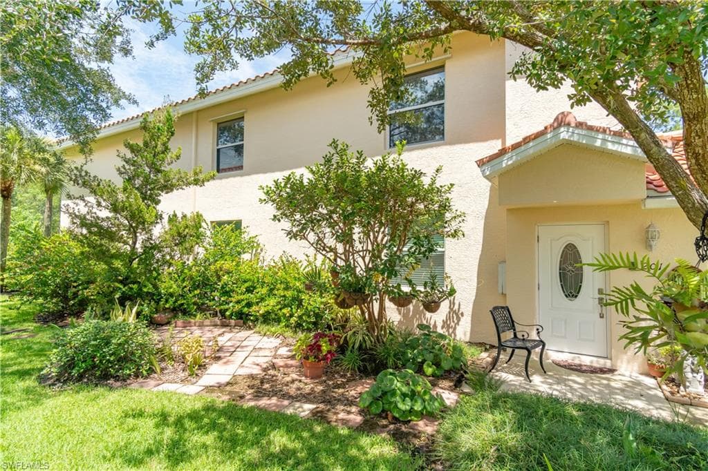 351 Robin Hood CIR 201 NAPLES, FL 34104