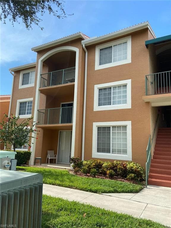 1220 Wildwood Lakes BLVD 203 NAPLES, FL 34104