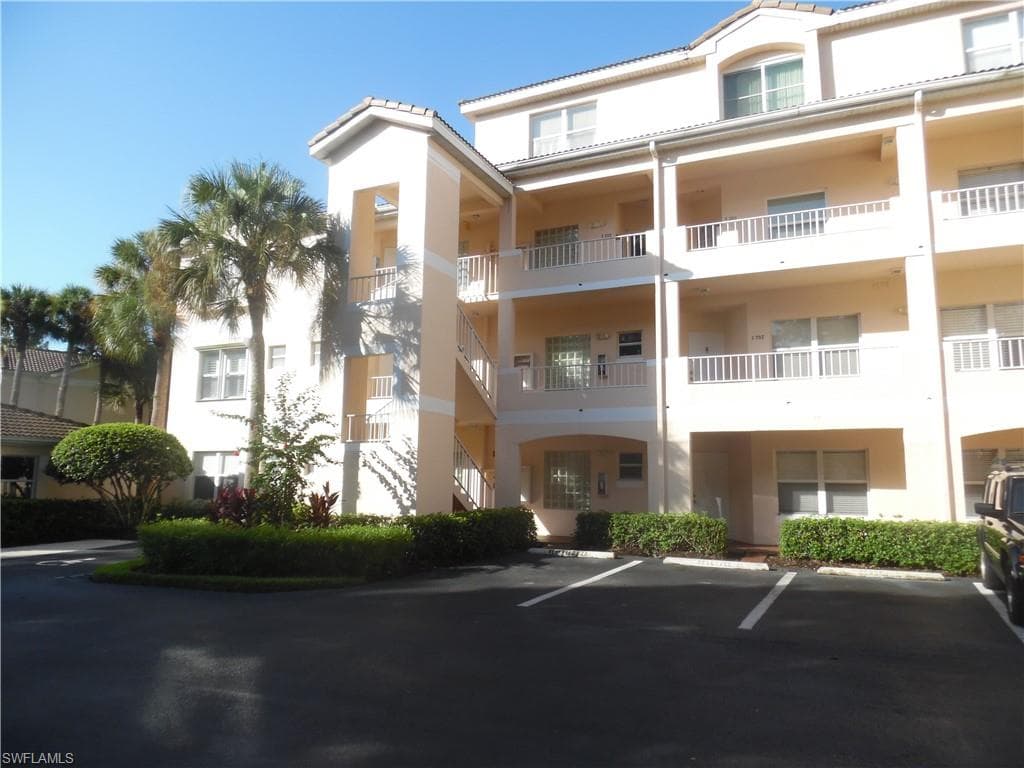 1070 Woodshire LN E201 NAPLES, FL 34105
