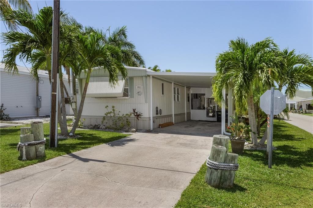 2831 York RD ST. JAMES CITY, FL 33956