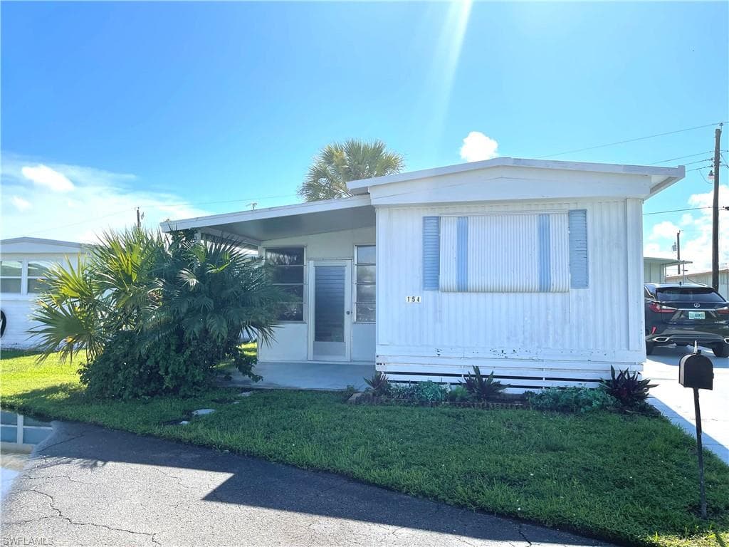 154 Rose LN 115 NAPLES, FL 34114