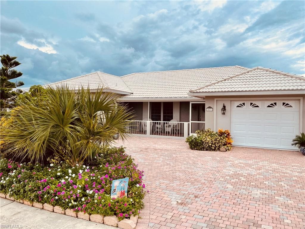 813 Barfield DR MARCO ISLAND, FL 34145