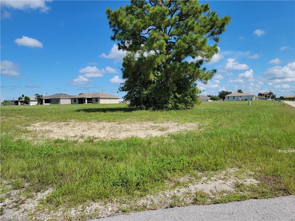 921 NW 16th TER CAPE CORAL, FL 33993